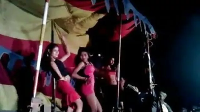 रूसी किशोर पूरी तरह से इस्तेमाल किया जाता है बीएफ और सेक्सी मूवी
