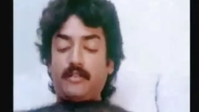 तंग बिल्ली एशियाई बीएफ सेक्सी ओपन मूवी किशोर के साथ खेलता है और सह संभोग सुख