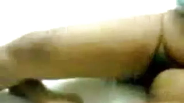 असली सेक्सी मूवी बीएफ सेक्सी मूवी झटका नौकरी दरार के साथ