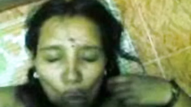 बड़े स्तन पति पर धोखा देती मद्रासी बीएफ सेक्सी मूवी है