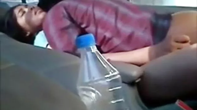 मुर्गा निगल और डिक पर बीएफ सेक्सी ओपन मूवी