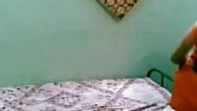 सुंदर सुनहरे बालों वाली बीएफ सेक्सी हिंदी मूवी जांघ उच्च में