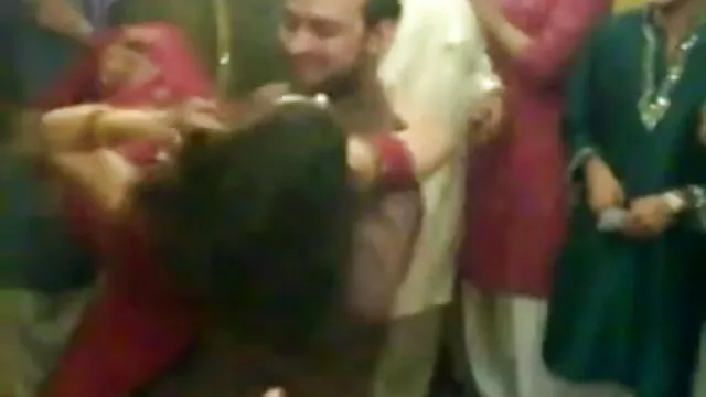 ट्राइक गश्ती - गर्म थाई, सफेद मुर्गा प्यार करता सेक्सी बीएफ मूवी एचडी है