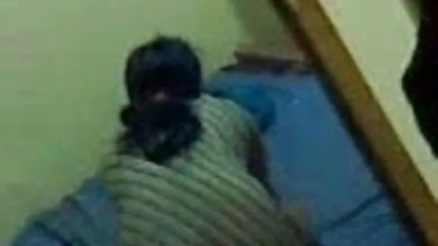 नकाबपोश के साथ सह हिंदी सेक्सी बीएफ मूवी जीभ पर