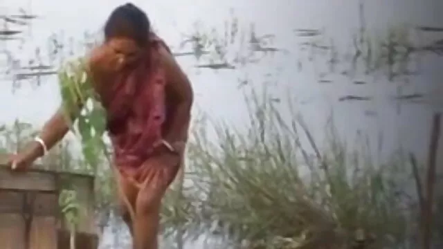 Xxx घर के बाहर