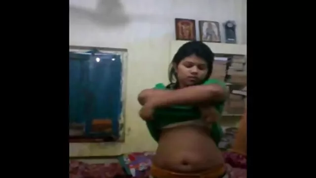 सुनहरे बालों वाली बीएफ सेक्सी एचडी मूवी अलग करना और नीचे पहनने के कपड़ा में छूत