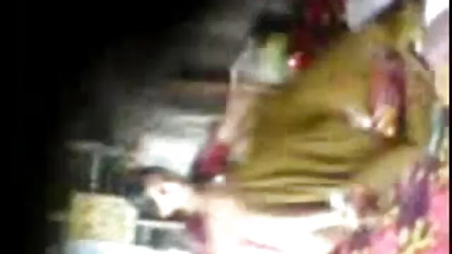 घर के बाहर सह के बीएफ सेक्सी मूवी वीडियो में साथ खेलते हैं