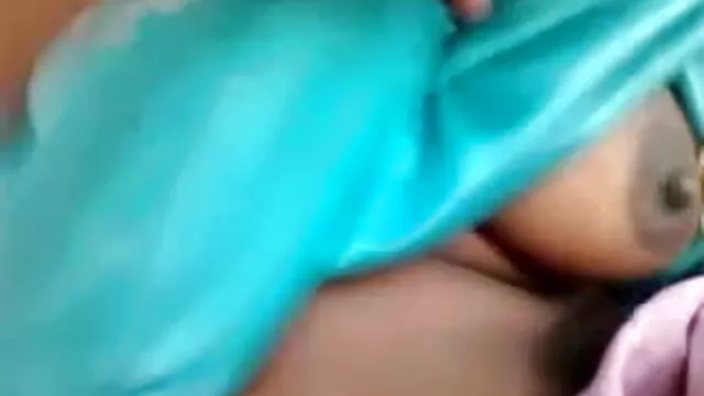 एक गर्म बीएफ बीएफ सेक्सी मूवी त्रिगुट है