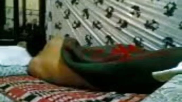 वयस्क वेब कैमरा चैट के अंग्रेजी बीएफ मूवी साथ बड़े स्तन लैटिना